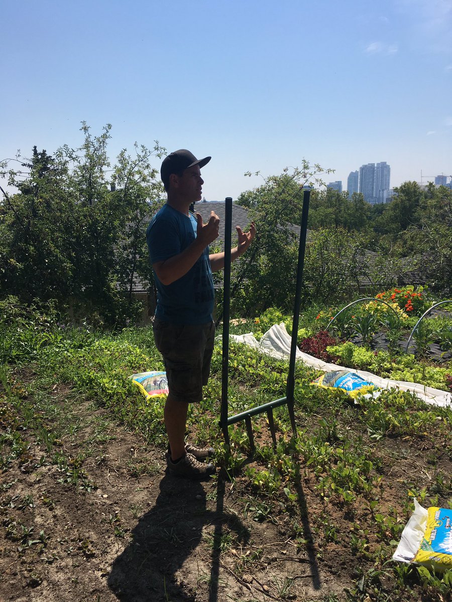 PuzzlePermie's tweet photo. Thanks Dennis for the tour and demo of the broad fork #localfood #permaculturetour https://t.co/uDux3vMlUy