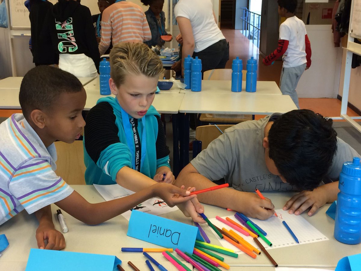 Na inspanning komt ontspanning. Vanmiddag hebben de kinderen chocola gemaakt, een wikkel ontworpen en een pitch gehouden. <a href="/Fawaka_OS/">Fawaka_OS</a>