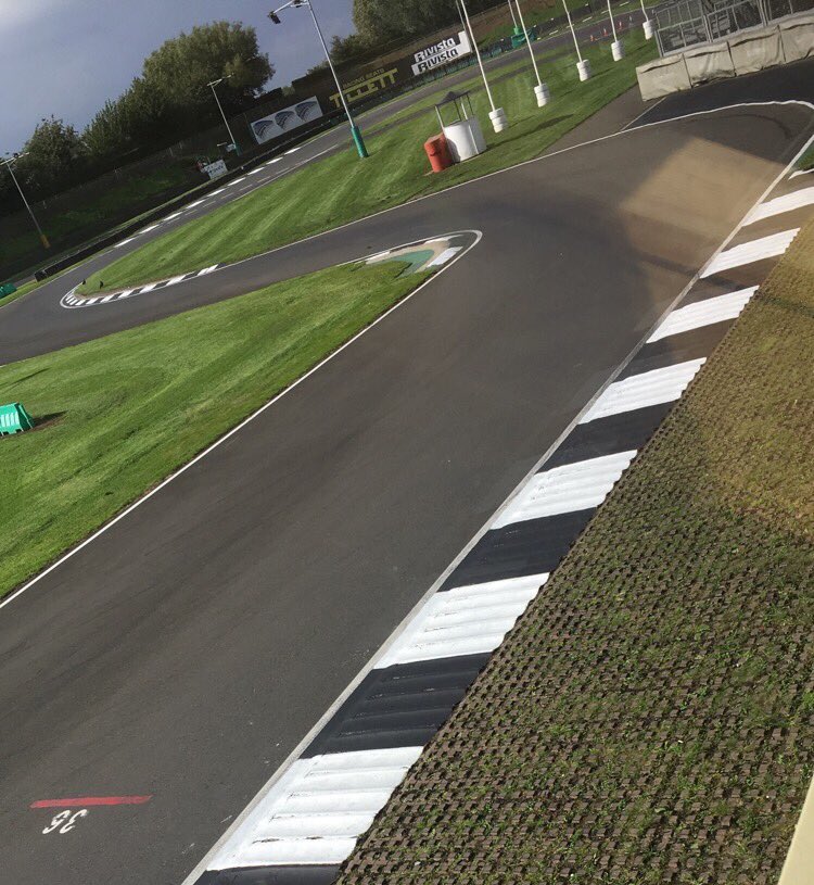 Change of colour for this years Kartmasters GP! 🏁⬛️⬜️🖌