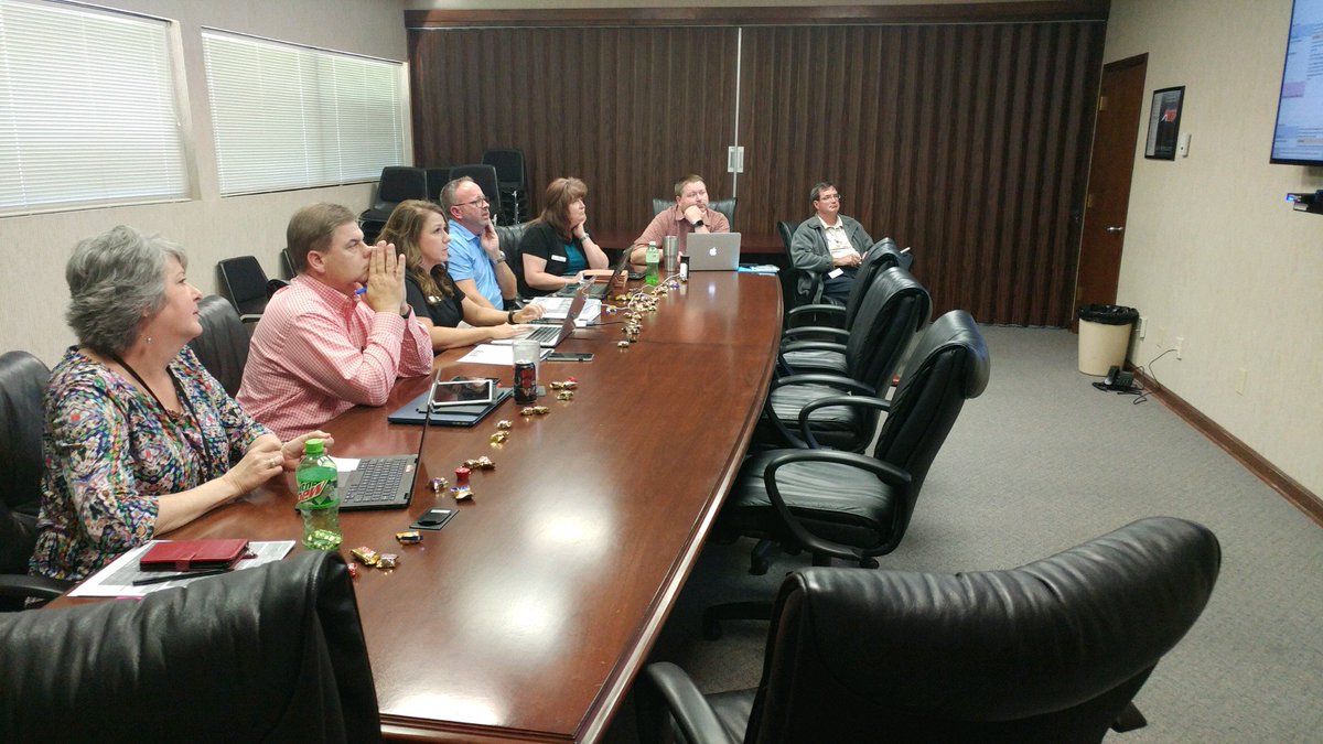 parkss12's tweet photo. #VISION2020 Strategic Planning Team meeting today! #SPAC #Deliveryreport #RCSROCKS @RCS_NC https://t.co/sjy5bCdDTs