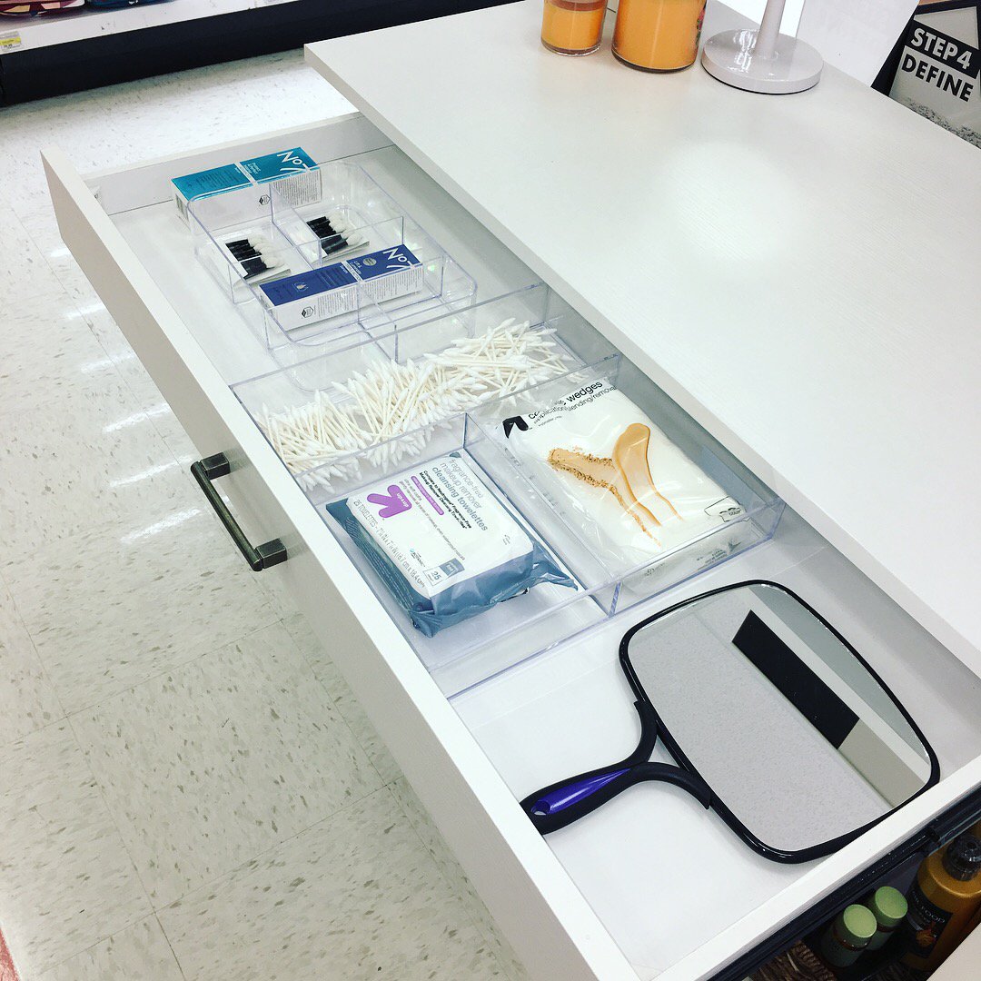 T2346vml's tweet photo. Our new makeup table is up &amp; running! Now we can do samples for guests while showcasing different products/brands @KColeman32 @OswaldDebbie https://t.co/FW5BNmoXcQ