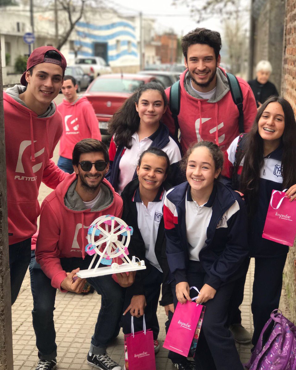 En Melo! Visitando a nuestros amigos ; preparando Bariloche 2018! Regalos de @impulsemoments para las chicas #dueñosdeleste
