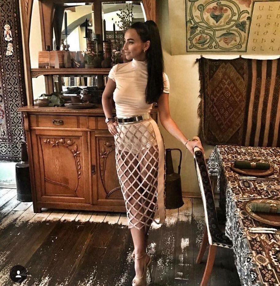 ModniDny's tweet photo. Taking geometrical shapes.
#ELISABETTAFRANCHI #EFBoutique #EFDigitalStore #SpringSummer2017 #EFlookme https://t.co/qnYnEEDJXo