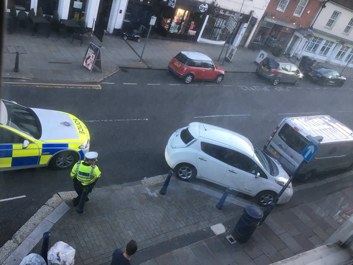 mindsetcomms's tweet image. Great way to end my working day with a laugh. Not perhaps the best case of parking in the world.