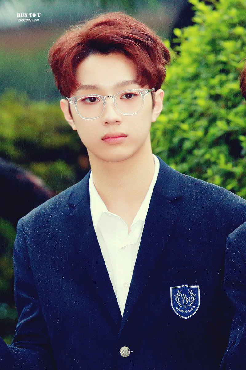20010923net's tweet photo. 부디 오래 걸리지 않길
아무리 멀어도
내가 볼 수 있게
난 그거 하나면 괜찮아
��� 아름답게 날아가...

#워너원 #WANNAONE #라이관린 #赖冠霖 https://t.co/3SaCxdCrtC