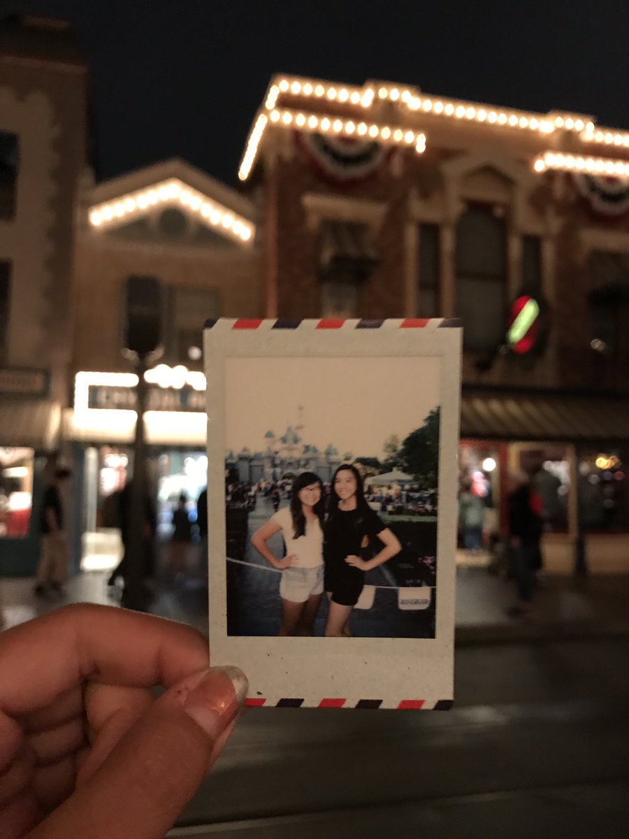 tiaaliu's tweet photo. Disneyland was lit y'all https://t.co/kCKCysyjLn