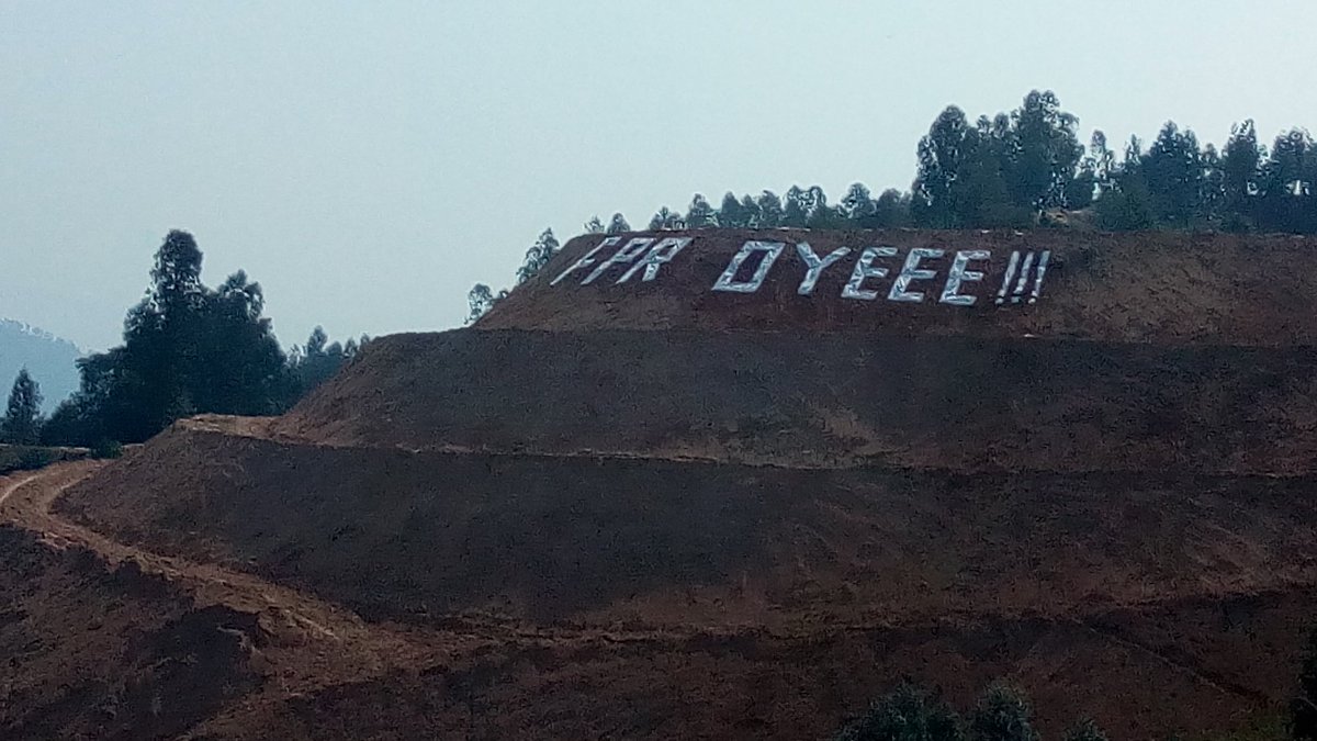 Kanyamupira's tweet photo. B it on d mountain,roadside,sky &amp;water,love 4 @rpfinkotanyi &amp; d Chairman is everywhere. #RwandaDecides #URwandaTwifuza  #NoOneToStopThisTeam https://t.co/crr9ByWRf2