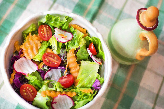 JenniferNeily's tweet image. Love ranch dressing? Mix plain Greek yogurt w/ ranch dressing mix &amp;amp; low-fat milk for #proteinpowered dressing! #rdchat #eatmoreveggies