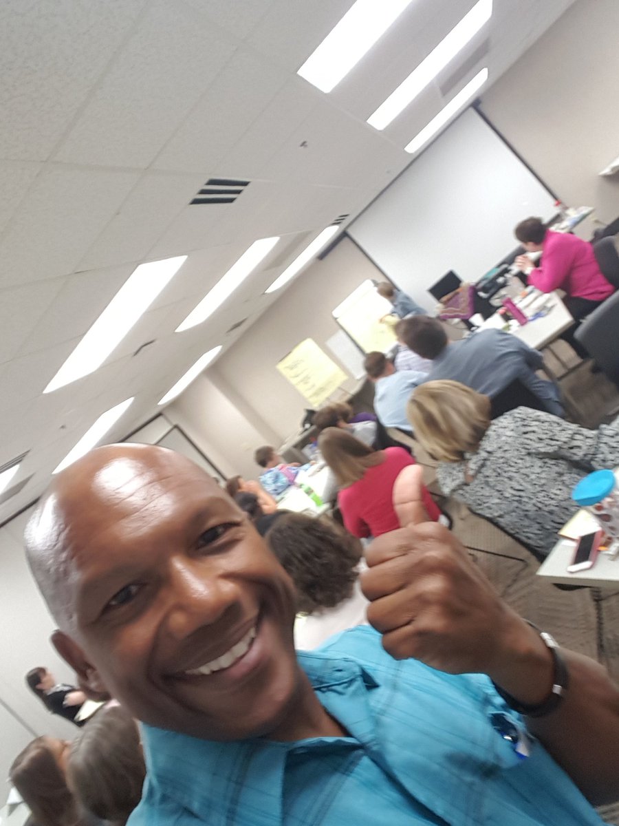 ross_wilburn's tweet image. United Way Central Iowa group cultural mapping to better know communities &amp;amp; finding cultural guides #Navigatingdifference #ISUEXTENSIONCED