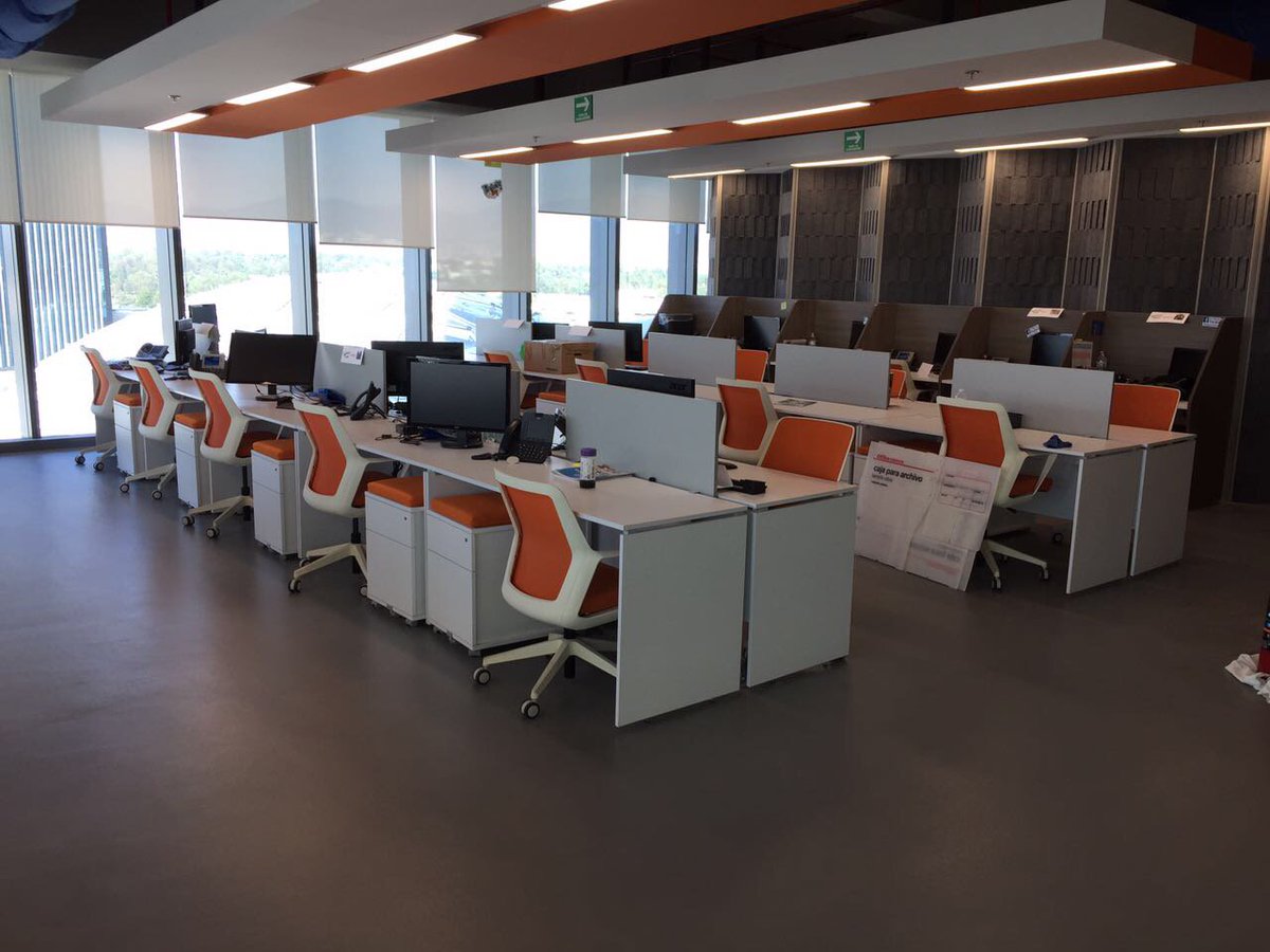 LiquidElementsM's tweet photo. Instalación de 225 m2 #liquidelements polished, color pewter gate mate https://t.co/0SYzezDfXv #office #interiordesign  #minimalist https://t.co/ZXs5GxRrAG