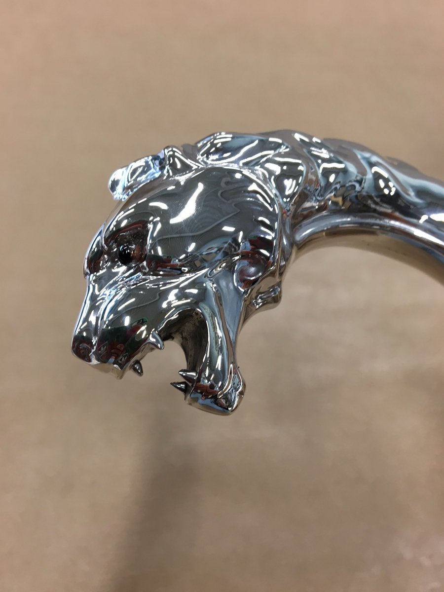 Hulpplus's tweet photo. Prachtige stok! Sterling zilveren greep van leeuwenkop met open bek! https://t.co/OagTpEsZ1v #wandelstok #flaneerstok https://t.co/XBK2TiEBTV