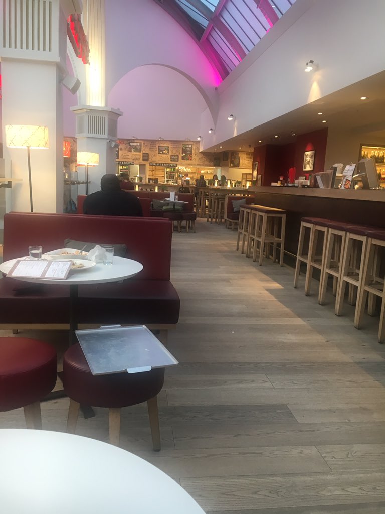 lil_shokes's tweet photo. @VapianoUK Vapiano Manchester. I'm sorry but it is not a busy period at all. Lord knows what the wait would have been like if it was a busy period https://t.co/GZbO6nHWyL