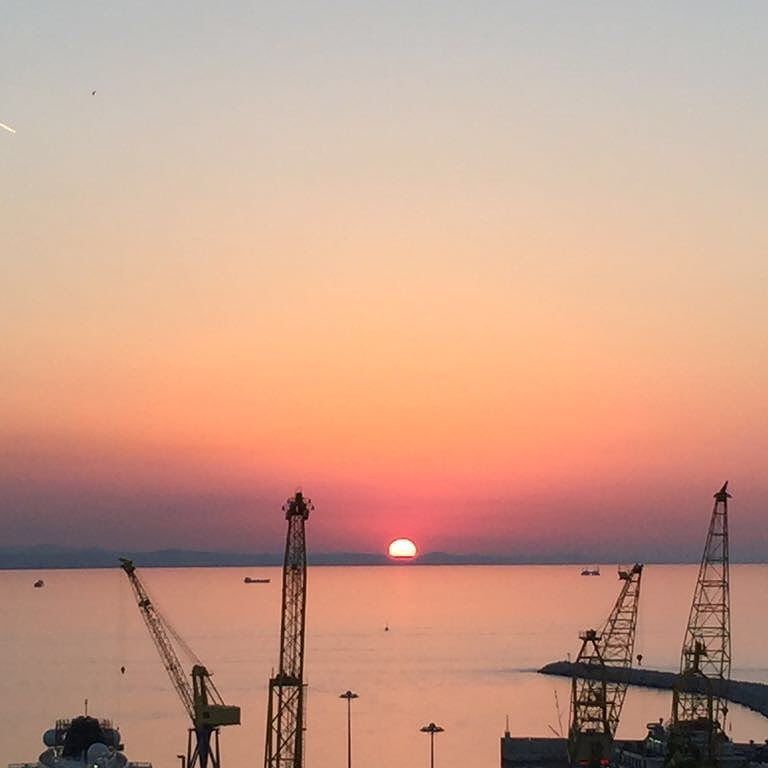 Fbitalianprope1's tweet photo. Sunset - Porto di Ancona .
.
#anconacity #ancona #marche #lemarche #marche #beautifulsunset #sunset #italy  #march… https://t.co/qrHXAnqOmK https://t.co/UVLS7bDzDy