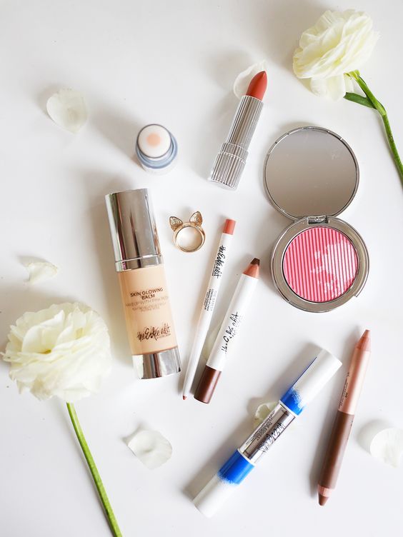 Femmeontrend's tweet photo. Bye bye #TheEsteeEdit! Shop your favorite products before its all gone!
https://t.co/rMBtJOqmrB https://t.co/5xE3VK3CUe