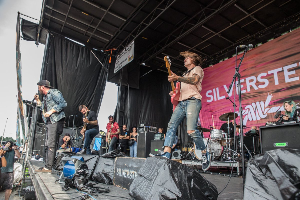 ConnersJim's tweet photo. #Silverstein on @VansWarpedTour in #BuffaloNY (Darien Center) - @silverstein - #WarpedTour #WarpedTour2017 https://t.co/mTcdmXvcX3