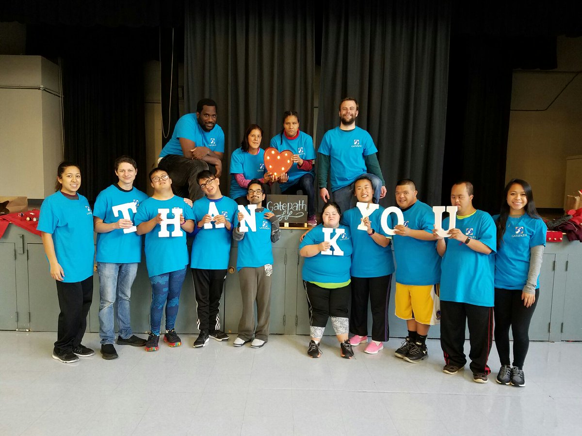 CityofSSF's tweet photo. @CityofSSF thanks @Gatepath SSF volunteers for helping to beautify our City! #HealthyLiving #HealthyCity #Gatepath #Community #Volunteers https://t.co/khMPeW4oXF