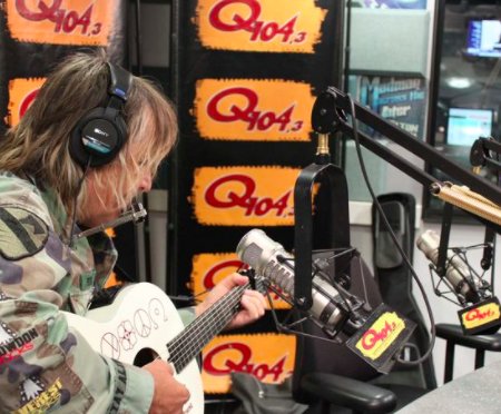 LHSF's tweet photo. Check out this #interview with #MikePeters on @jcontheair for @camojacketfilm! https://t.co/INigZfFGj7 #MICJ @thealarm https://t.co/JpV6fMEQbR