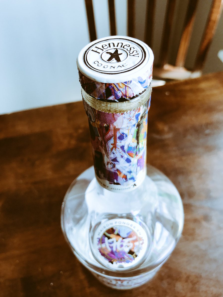Cuba_Dre's tweet photo. "Bringing Color To The Mix" Limited Edition By @JonOne156 #Hennessy #ArtWork @HennessyUS https://t.co/8vQPfHWJYD