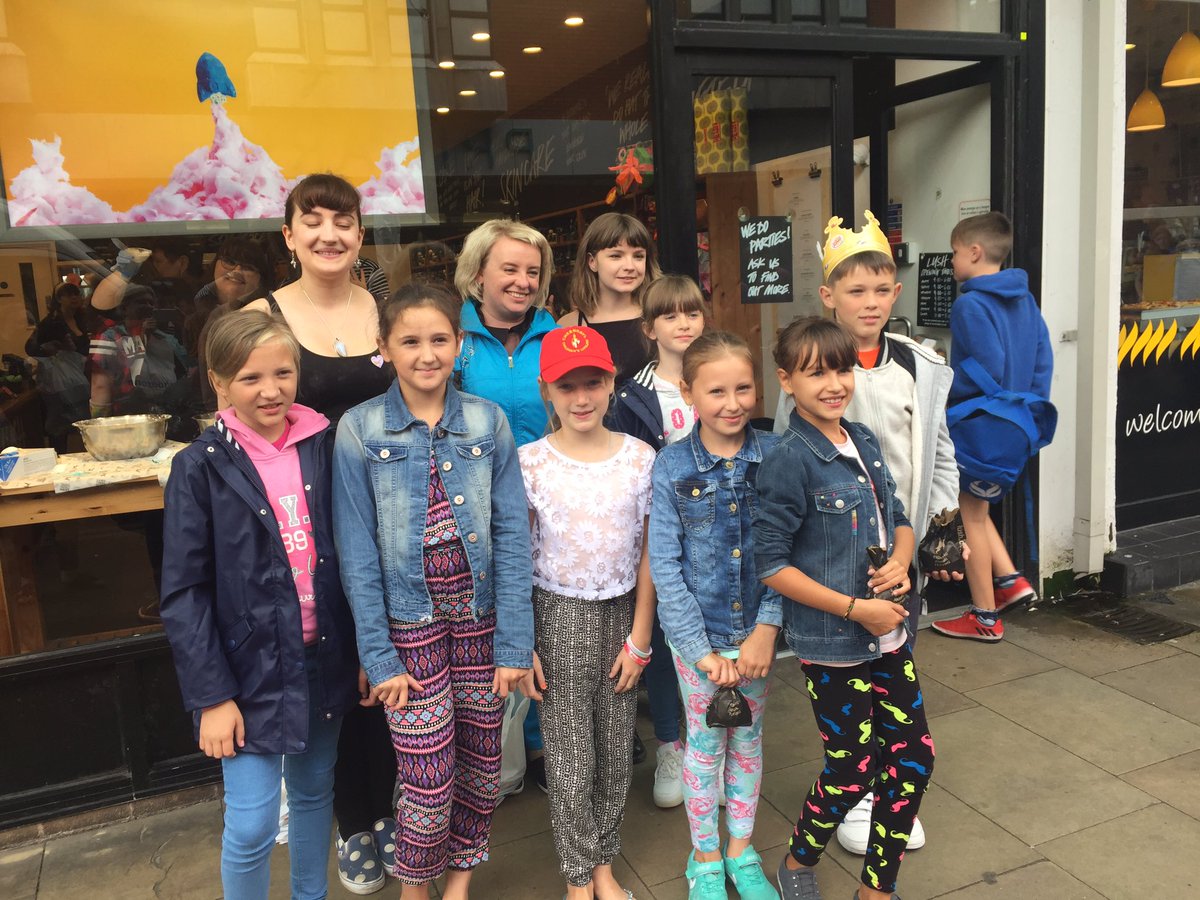 Ccllmgl's tweet photo. Another wonderful day with the West Glam Link. Spaseeba Shoezone, Burgerking and Lush in Swansea! @Ccllmgl @SageDonald @Hannah_Thomson https://t.co/ZgiaUYuEvN