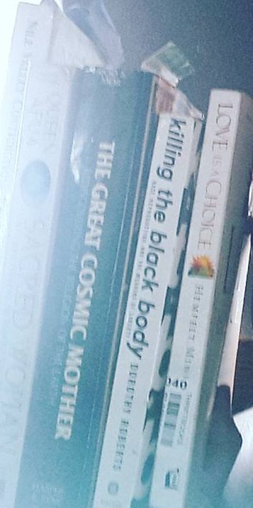 grayciousgood's tweet photo. The #bookphone challenge has me writing a list of books to check into.... #bookchallenge https://t.co/kjB51w6HoF