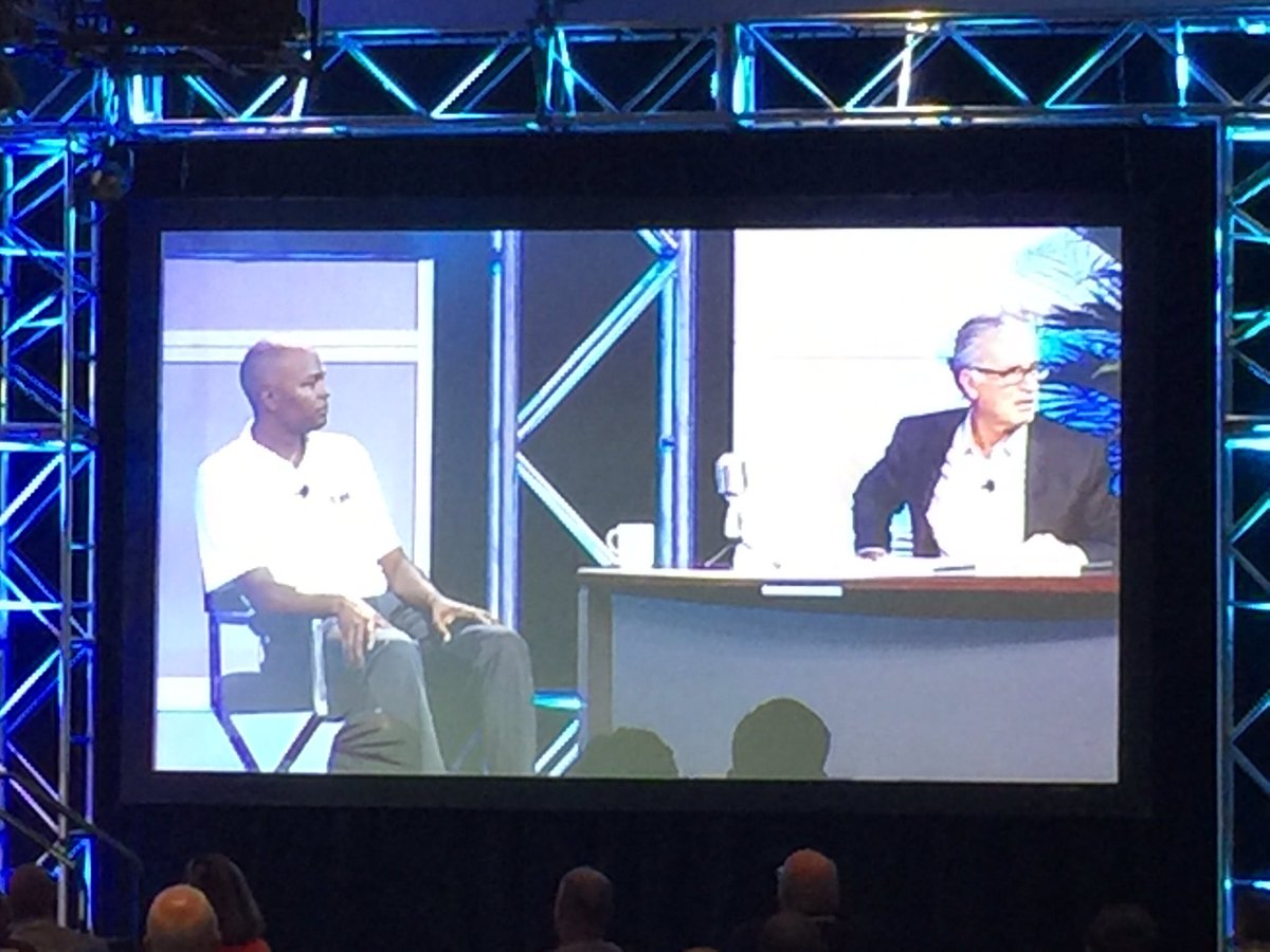 umpattirecom's tweet photo. Outstanding program @MikePereira "Battlefields to Ballfields" with 1st scholarship recipient Thomas Harris. #nasoky #BattlefieldToBallfields https://t.co/1NJjKpar4P