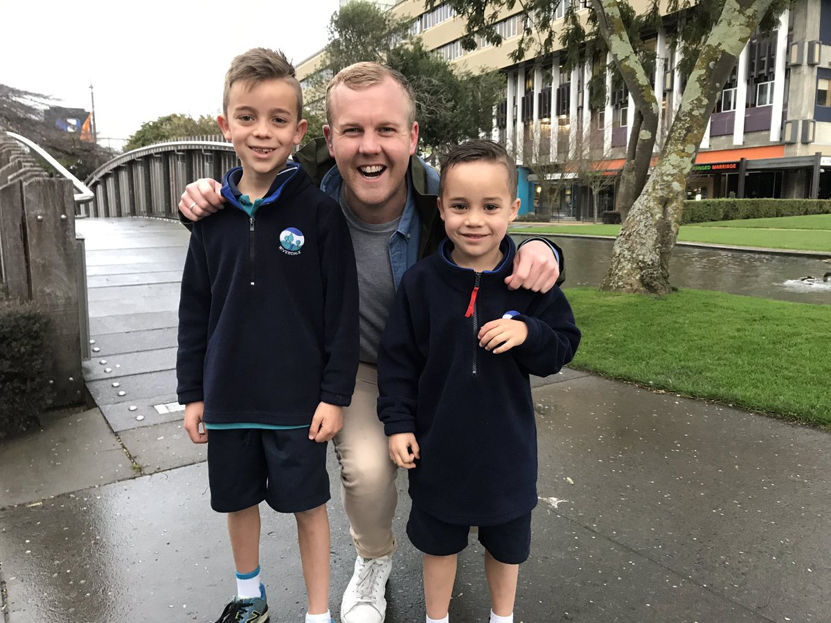 klynmason's tweet photo. #good morning @Breakfaston1 Getting out of the house so much faster to see this guy! @MattyMcLean https://t.co/QFHijA8fYn