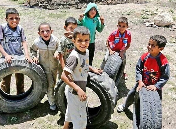 IranArabSpring's tweet photo. 1 Aug 2016
#AngerForAleppo
Besieged #Children of #Aleppo impose  'no-fly zone' with burning tires
#الغضب_لحلب
https://t.co/hq8DhAudqN https://t.co/8B2WpFh396