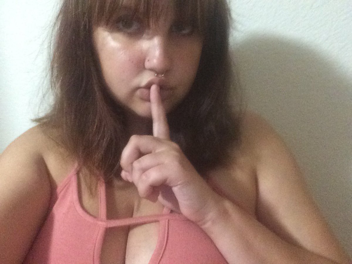 queerbicth's tweet photo. trying this AGAIN!! like this n i'll send u a dm!! https://t.co/KaYK2W3md3