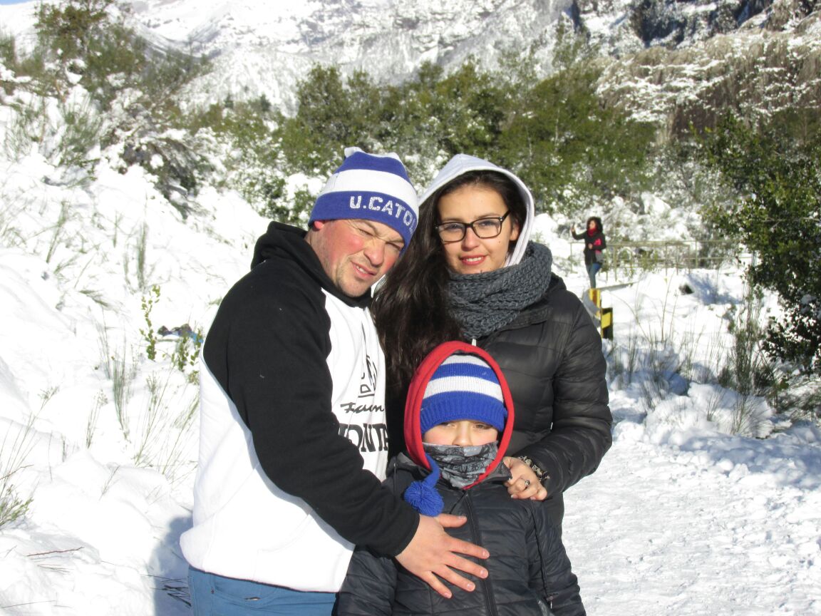 axelmunoz25's tweet photo. Junto a los mas fieles y que me robaron mi corazón los amo con el alma. Feliz de nuestra peque-familia @maite_seguel gracias por existir 😘😍💘 https://t.co/vDz0ZmcmAr