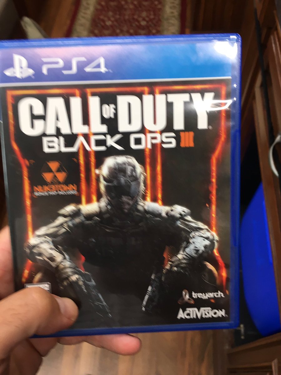 EddieIfft's tweet photo. We are on the #BingleBus right now and we want to play Call Of Duty on PS4. Do we need to be online? https://t.co/NdzWDwROZK