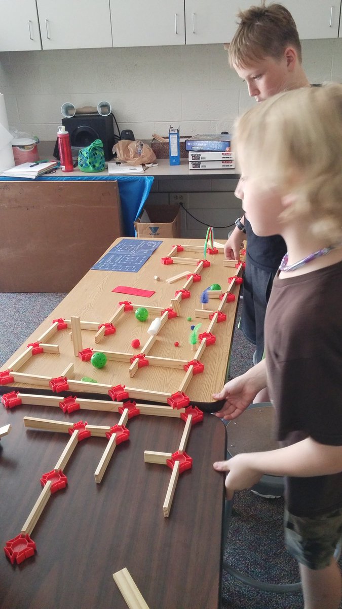 determan_k's tweet photo. The integration of disciplines makes #WSDsummerSTEAM a rich experience! #oaktech #WSDiee https://t.co/WMtNwQpZrb