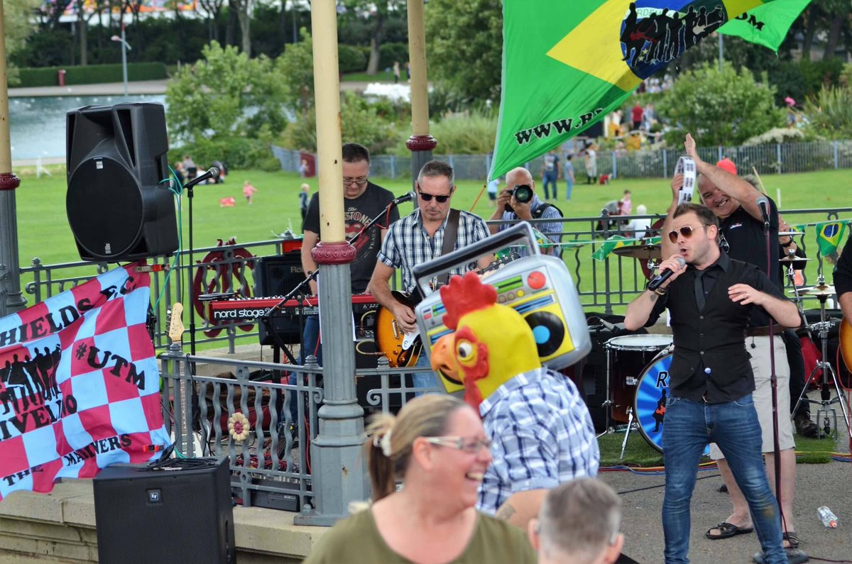 RivelinoBand's tweet photo. Some more great shots from Saturday courtesy of our good friend Steve McGrath #southshields #partyinthepark #SouthTynesideFestival https://t.co/XHRBnfKCs4