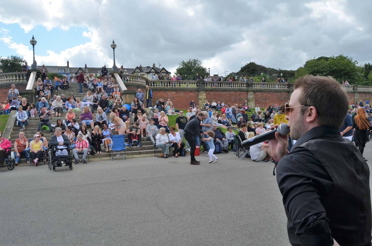 RivelinoBand's tweet photo. #partyinthepark #southshields #goodfun https://t.co/holNQs3qQ8