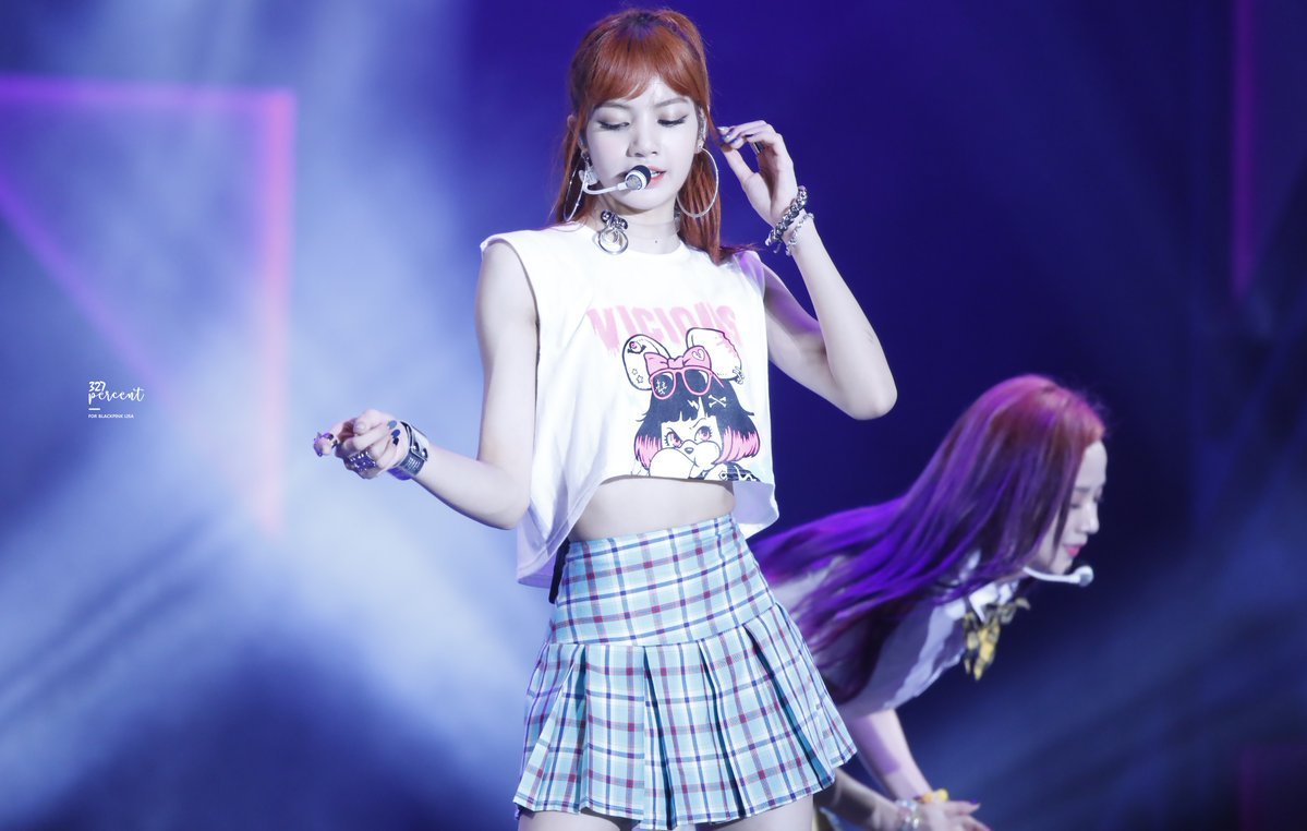 BlackpinkOff's tweet photo. Lisa ❤
#Lisa #Blackpink #Lalisamanoban #BLINKs https://t.co/DBjXUyV0Hx