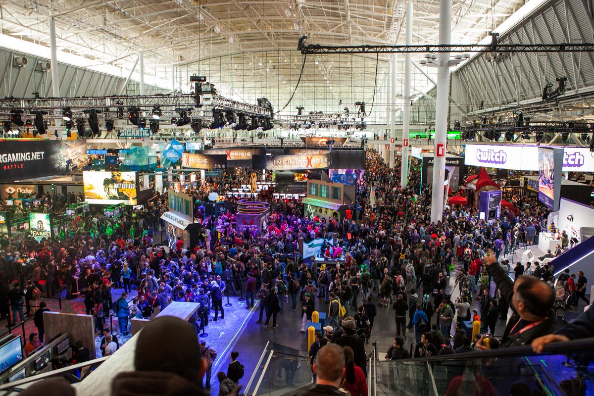 WardysGamingLab's tweet photo. Large numbers at PAX East. #image #506iv https://t.co/xg1syAvLmy