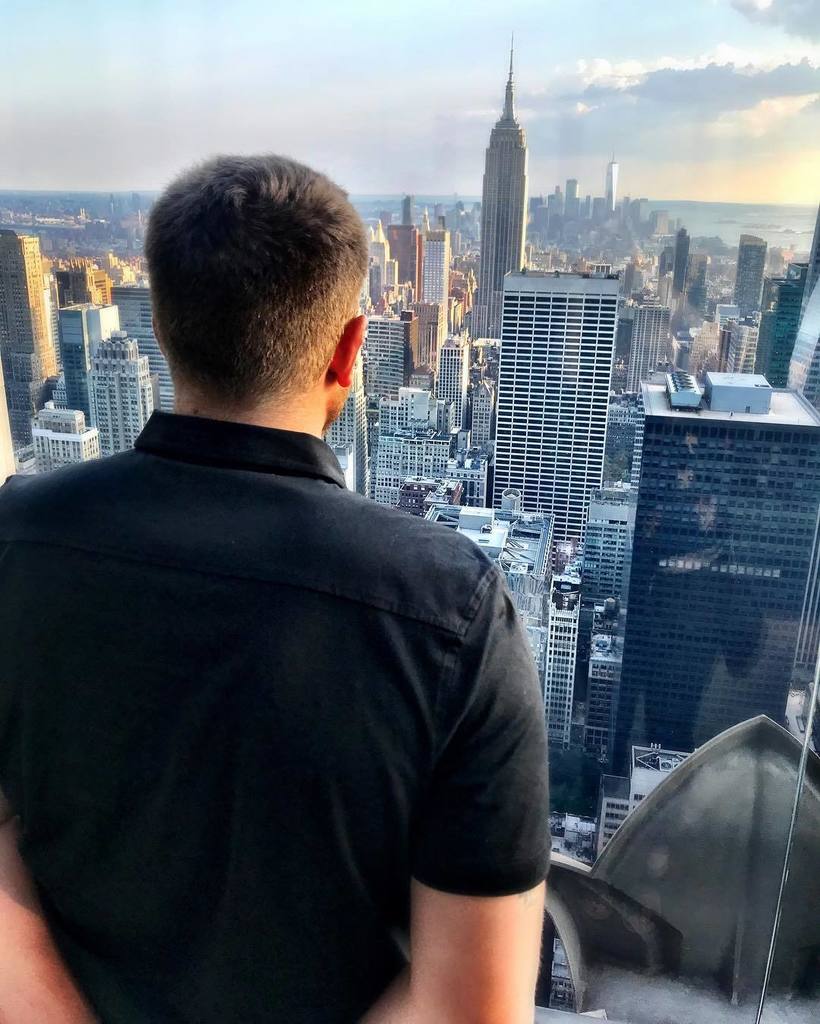 Jason_Wise's tweet photo. The city that never sleeps❓ more like don't ❌ sleep on me 👀 because the grind 💯never sleeps 💤👊 #NYC  #studentathle… https://t.co/0isE83etGu https://t.co/c4B1GJHlcb
