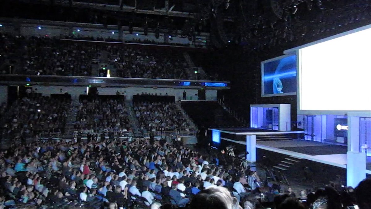 WardysGamingLab's tweet photo. The audience at just one of the many major E3 press conferences. #image #506iv https://t.co/uRBKSDyT8L