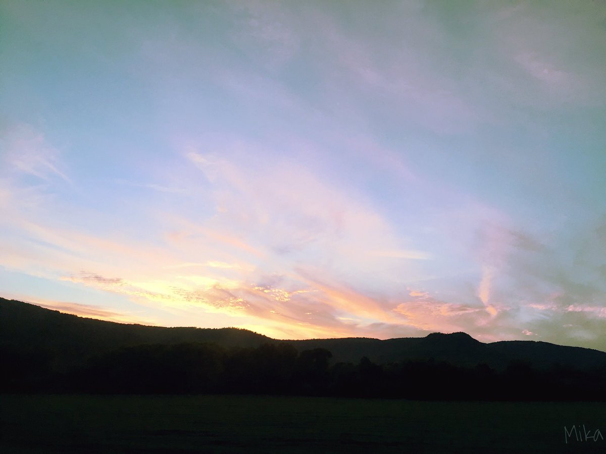 WWolflythOwl's tweet photo. #inAlabama #scenery #dusk #sundown #photography #beautiful #sky https://t.co/OmepGMFgn0