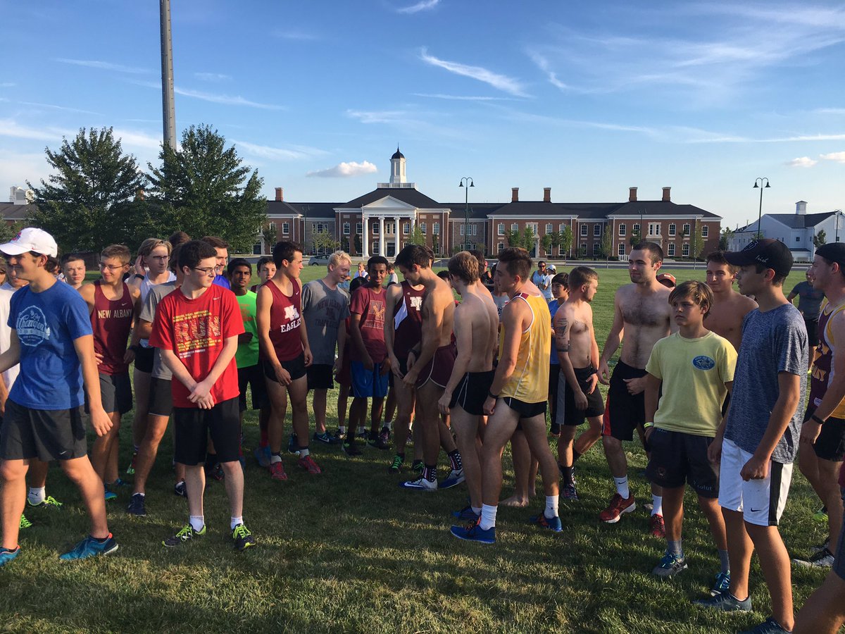 newalbanyTF's tweet photo. HS Boys/Girls XC. MS XC &amp; youth running club putting in the work tonight. #newfriendships @napls_athletics @napls @EagleBackers @NACC_OH https://t.co/3dkvHj1UW5