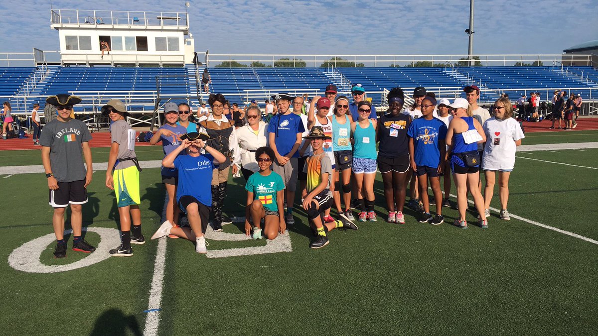 For Decades Day, seniors were the 1990s, juniors were 1950s, sophomores were 1920s, and freshmen were 1492 ⛵️#BandCamp2k17