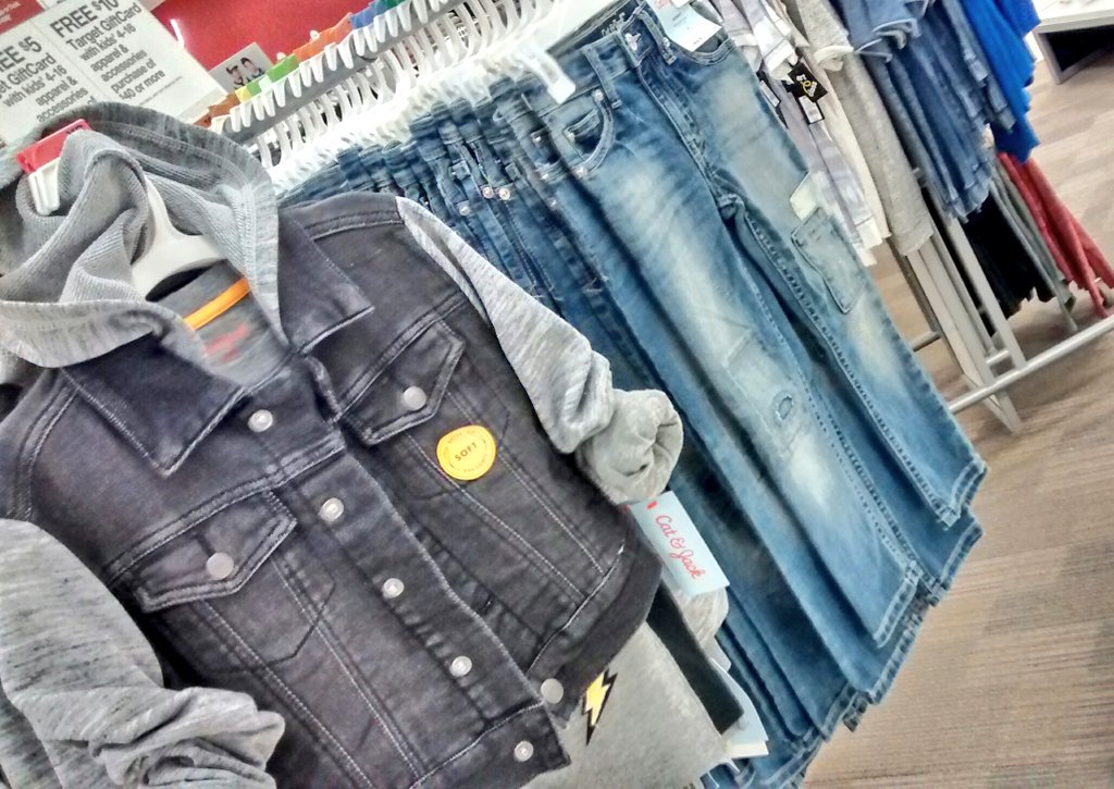 BenjArci's tweet photo. BTS Stylin for boys @T1948
@samlanders22 @manwaringcarley @JessMariex1031 @ashley_odietus https://t.co/cwAw4dWwhZ
