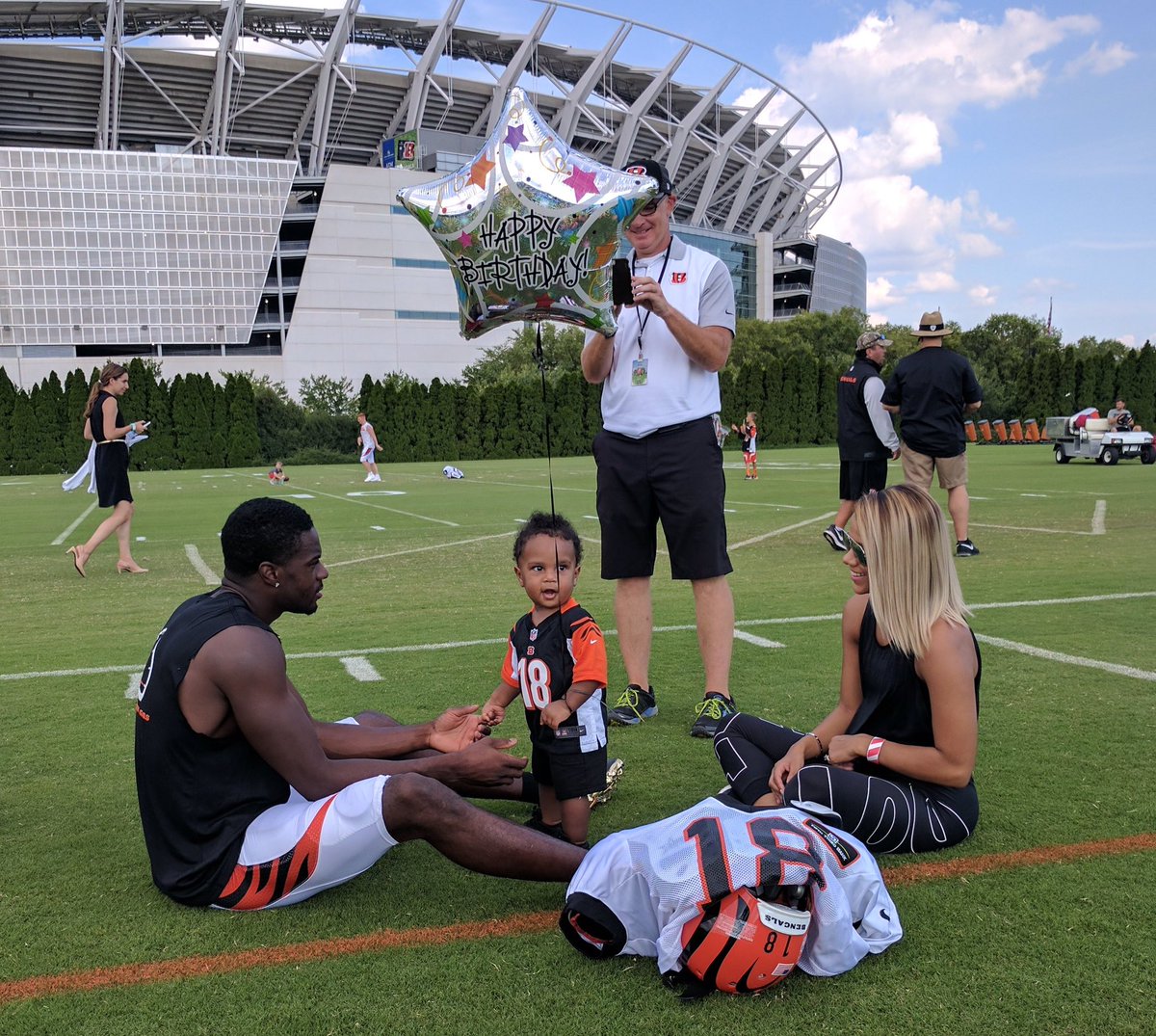 .@ajgreen_18 celebrating his birthday with his family after practice. #FootballisFamily #Bengals50 https://t.co/HNst7kOEDf