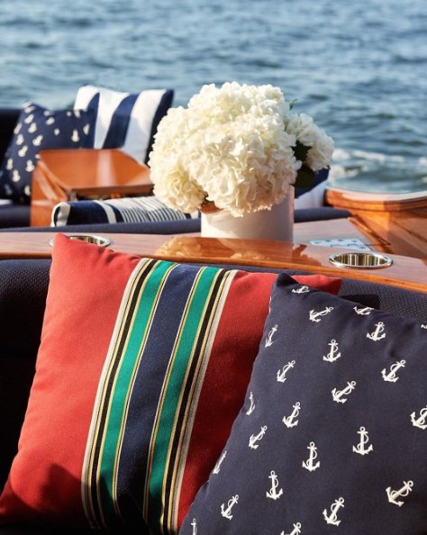 RalphLauren's tweet photo. Anchors and stripes from the #RLHome outdoor collection enliven above-deck-decor. https://t.co/3Vpmz7vle7