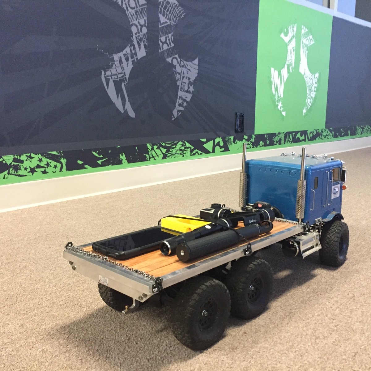 Axialrc's tweet photo. SPEC-DELIVERY: #FeiyuG4Pro #3HandheldGimbal #FeiyuTelescopingExtensionBar #AppleiPhone6PLUS #GoProBlackHero4 #3DprintedGoProAdapter https://t.co/o6HKeBnwBE