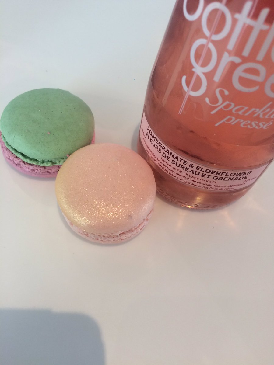 A little post work macron treat -Rasberry Macha &amp; champagne &amp; bevy (<a href="/nadegetoronto/">Nadège Patisserie</a> in Toronto, ON) swarmapp.com/c/lnyEigmCwcU <a href="/ChefNadege/">Nadege Nourian</a>