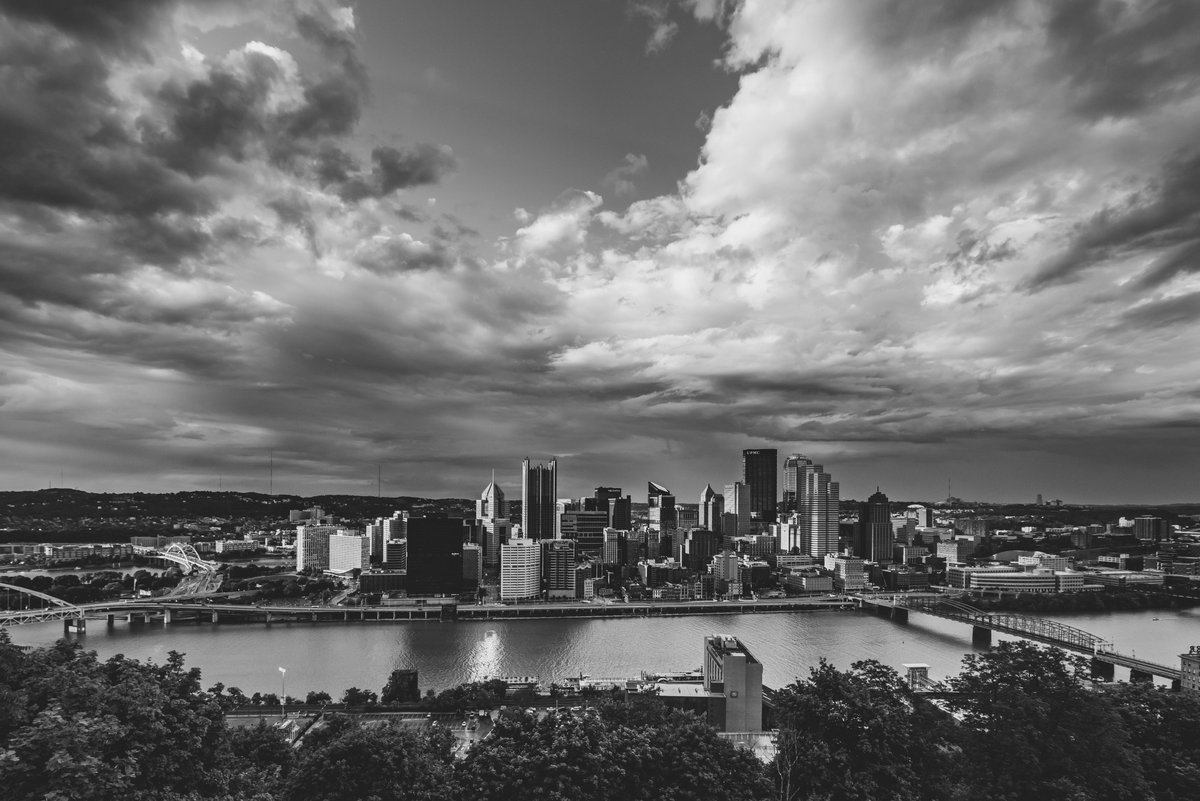 Another black and white view of #Pittsburgh tonight, this time during a beautiful sunset, as dynamic light washed over downtown