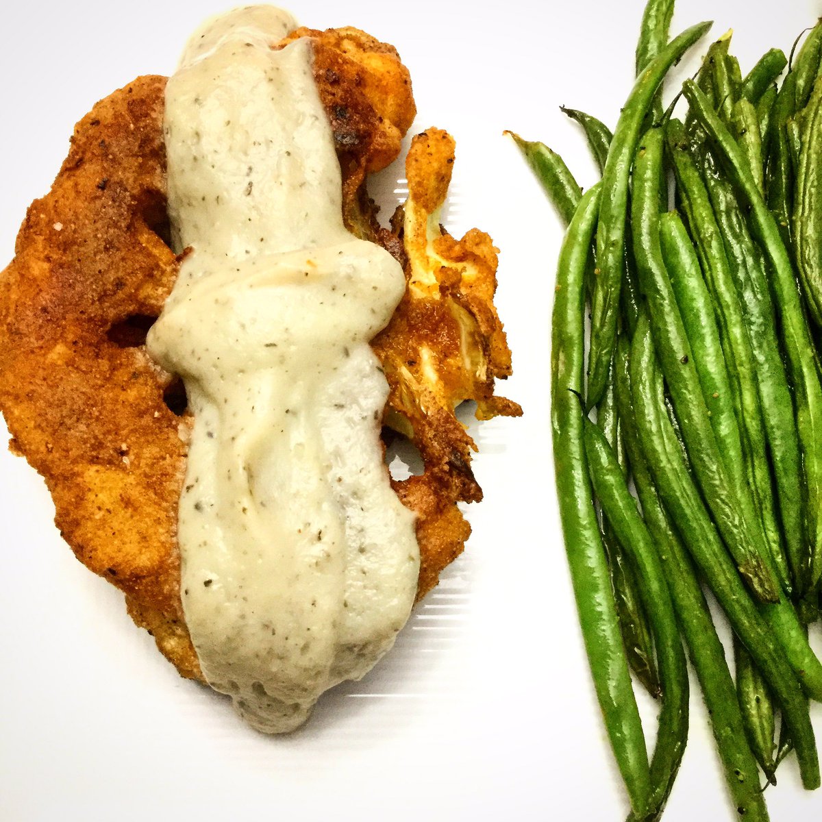 eatmygrassft's tweet photo. Country Fried Cauliflower w/ Cauliflower Gravy &amp; Green Beans #homemade #vegan #food #foodporn #chef #followme #eatmygrass #meatlessmonday https://t.co/0FXbylsrLn