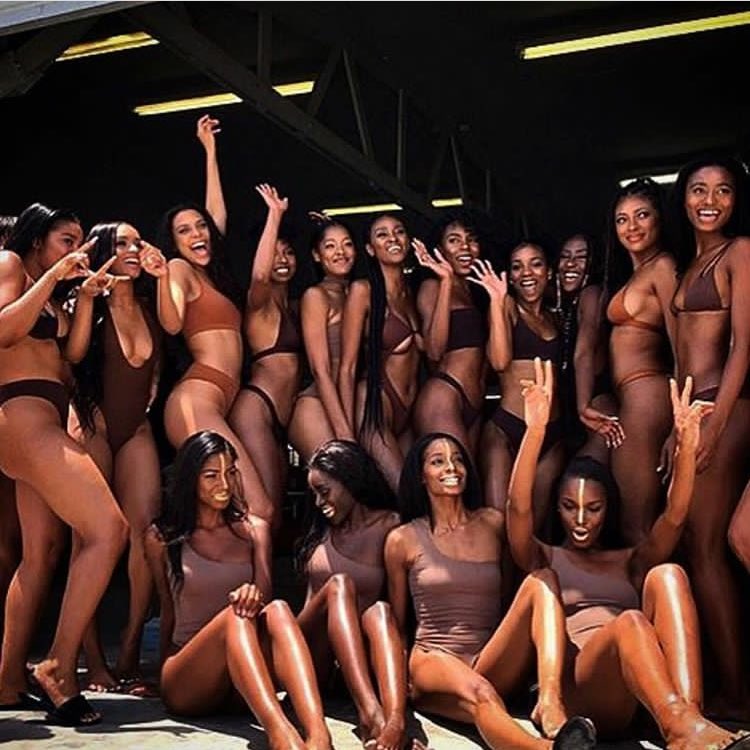 Melanin_Squad's tweet photo. And when we see each other Issa squad🙋🏽💁🏽 #blackgirlsarelit #BlackGirlMagic #Melaninpoppin #MelaninMonday #darkskingirls #somethingtellsme https://t.co/ojCoxnGie8