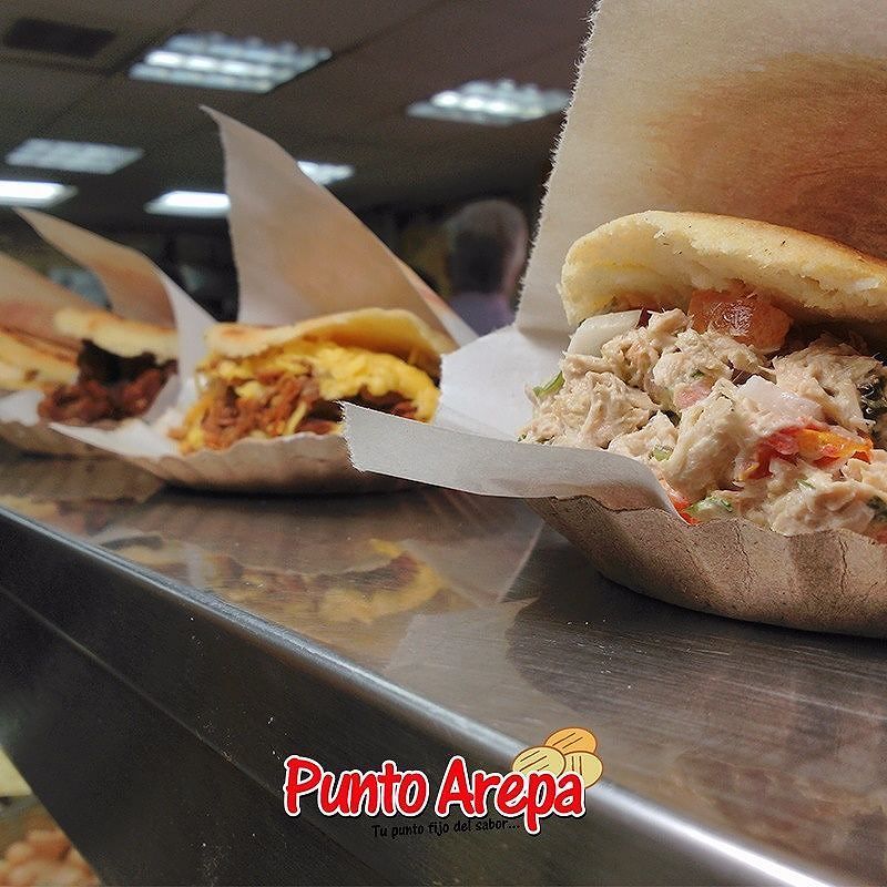 PuntoArepaPF's tweet photo. Para la cena de este lunes nada más rico que una arepita de #PuntoArepa las preparamos con el cariño y el sabor cr… https://t.co/bn1Lh8y2eV https://t.co/CP8ElCsWJB