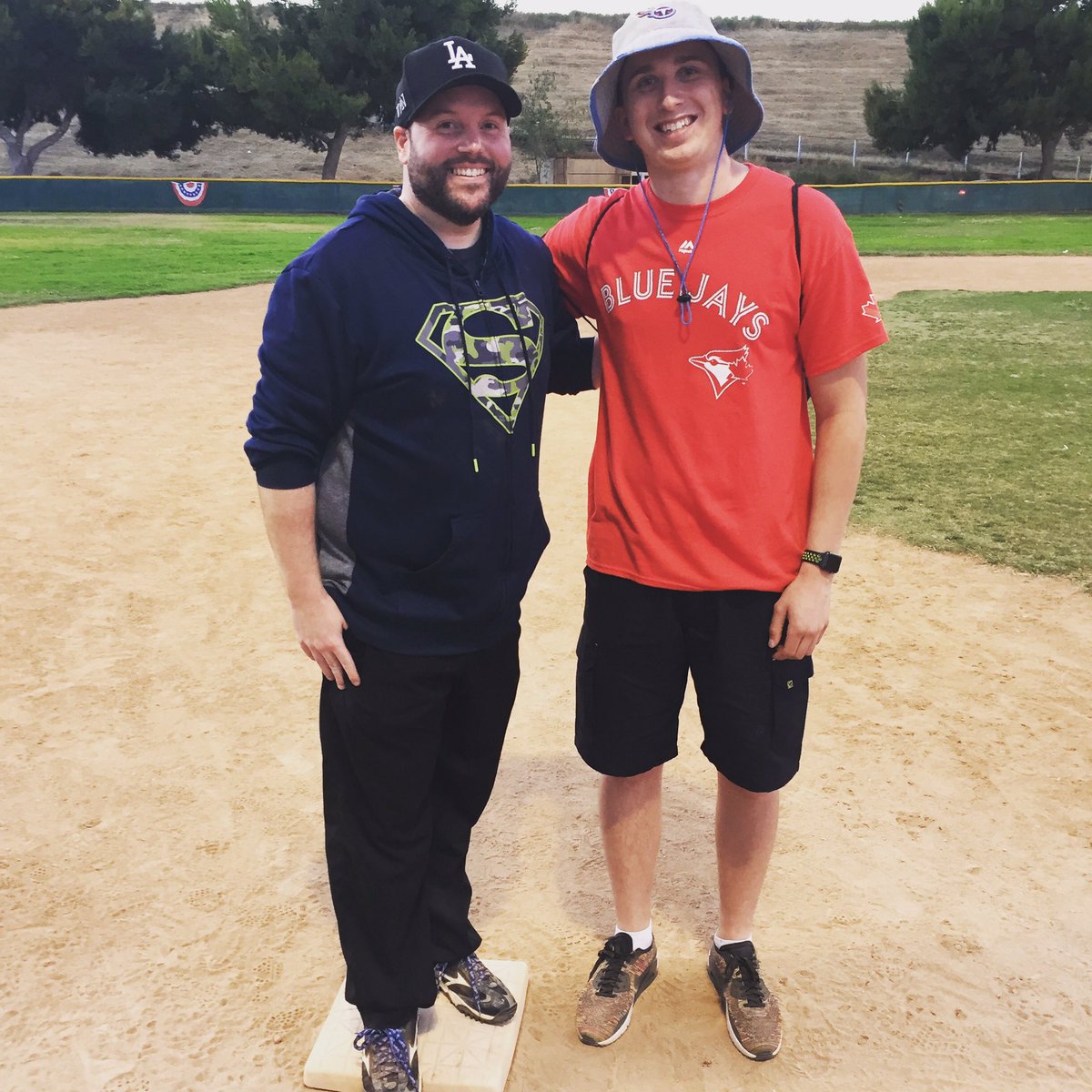 TDBarrettYT's tweet photo. Throwback! #BACK2BACKHOMERUNS https://t.co/7MWwWqtJKa
